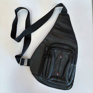 Montauk Club Unisex Genuine Leather Crossbody Bag Black